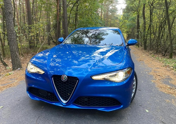 Alfa Romeo Giulia cena 114999 przebieg: 9000, rok produkcji 2021 z Warka małe 137
